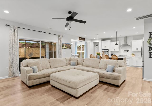 7017 Kingfisher Way, Belmont, NC 28012