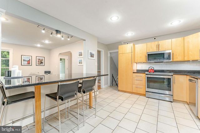 339 GREENE RD, Berwyn, PA 19312