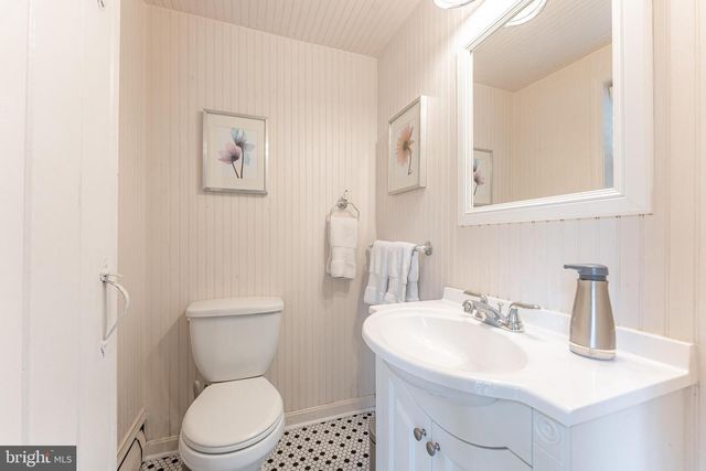 339 GREENE RD, Berwyn, PA 19312