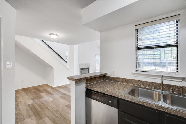 9831 Walnut Street 212, Dallas, TX 75243