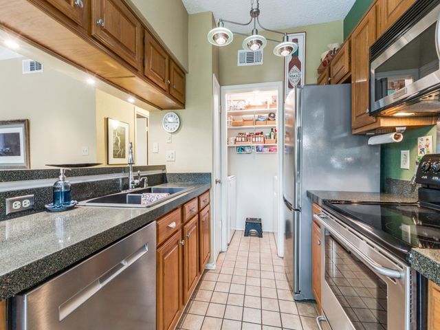 7151 Gaston Avenue 401, Dallas, TX 75214