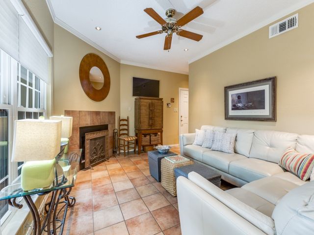 7151 Gaston Avenue 401, Dallas, TX 75214