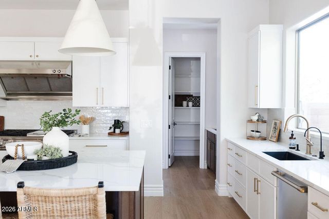 323 W MALIBU Drive, Chandler, AZ 85248