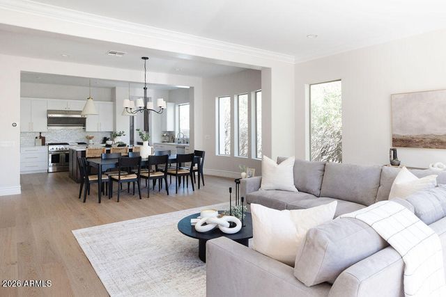 323 W MALIBU Drive, Chandler, AZ 85248