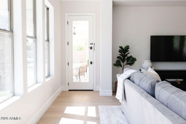 323 W MALIBU Drive, Chandler, AZ 85248