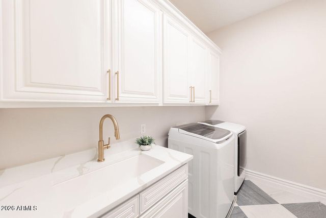 323 W MALIBU Drive, Chandler, AZ 85248