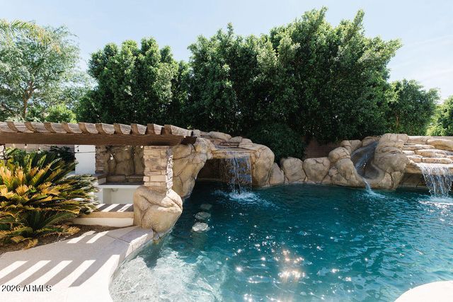 323 W MALIBU Drive, Chandler, AZ 85248