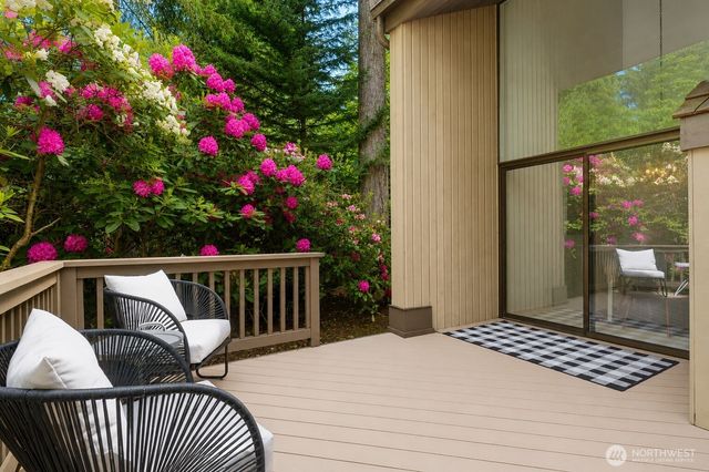 2422 Sahalee Drive W, Sammamish, WA 98074