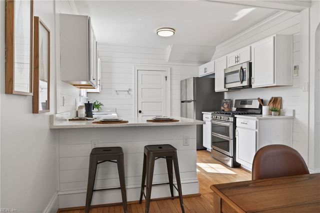 1093 Algonquin RD, Norfolk, VA 23505