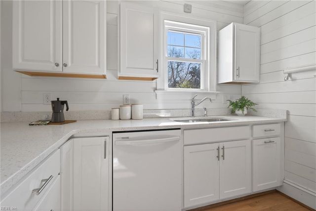 1093 Algonquin RD, Norfolk, VA 23505