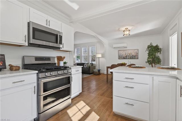 1093 Algonquin RD, Norfolk, VA 23505