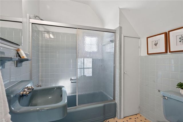 1093 Algonquin RD, Norfolk, VA 23505