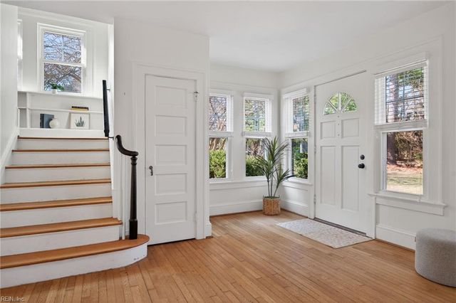 1093 Algonquin RD, Norfolk, VA 23505