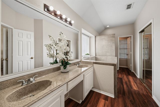 8112 Fireside Drive, North Richland Hills, TX 76182