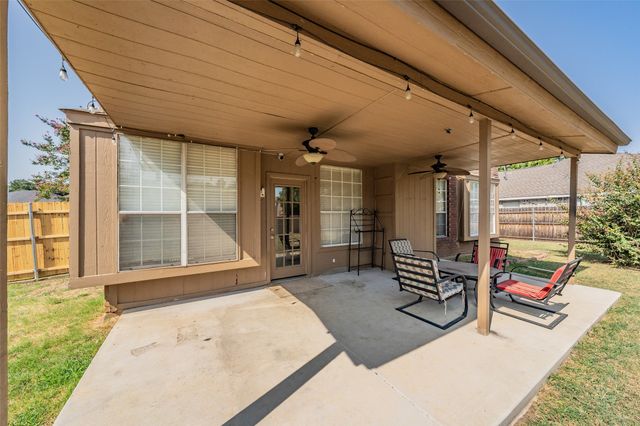 8112 Fireside Drive, North Richland Hills, TX 76182