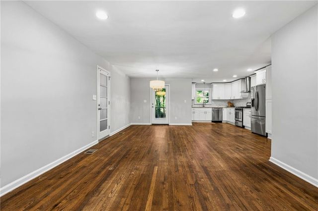 2670 Woodridge Drive, Decatur, GA 30033