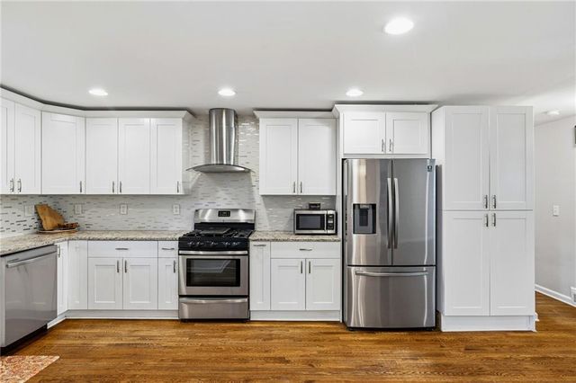 2670 Woodridge Drive, Decatur, GA 30033