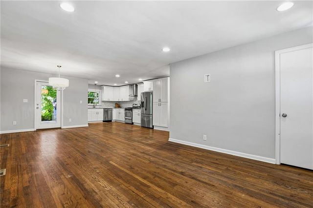 2670 Woodridge Drive, Decatur, GA 30033