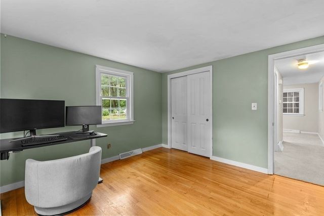15 October Lane, Plymouth, MA 02360
