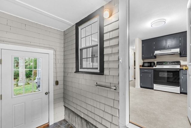 15 October Lane, Plymouth, MA 02360