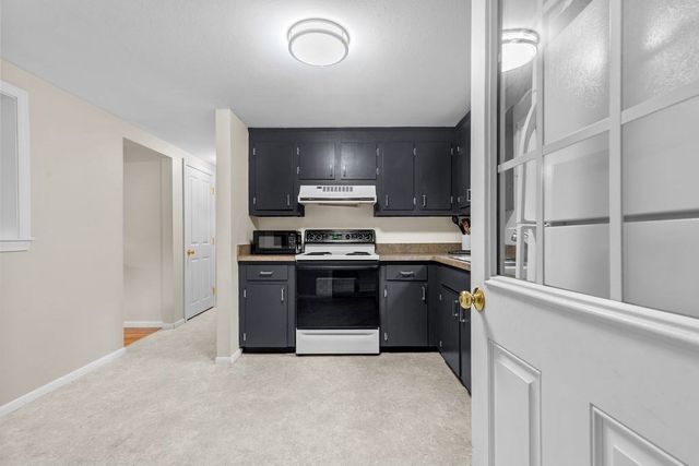 15 October Lane, Plymouth, MA 02360