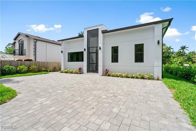 10186 Carolina ST, Bonita Springs, FL 34135