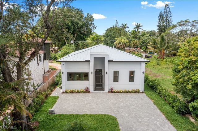 10186 Carolina ST, Bonita Springs, FL 34135