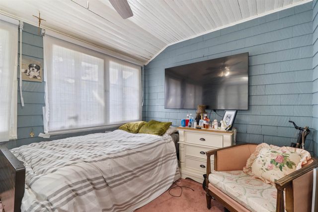 42 AVENUE B, Bayonne, NJ 07002