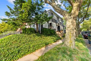 42 AVENUE B, Bayonne, NJ 07002