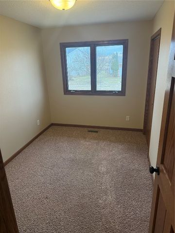 1500 Pleasantview Drive, Marion, IA 52302