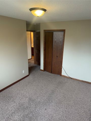 1500 Pleasantview Drive, Marion, IA 52302