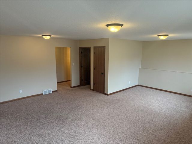 1500 Pleasantview Drive, Marion, IA 52302