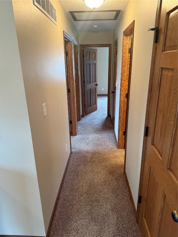 1500 Pleasantview Drive, Marion, IA 52302