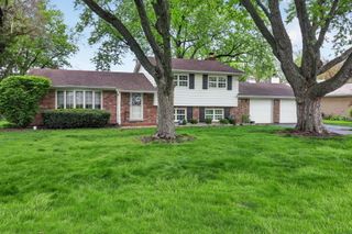 8607 Main Street, Downers Grove, IL 60516