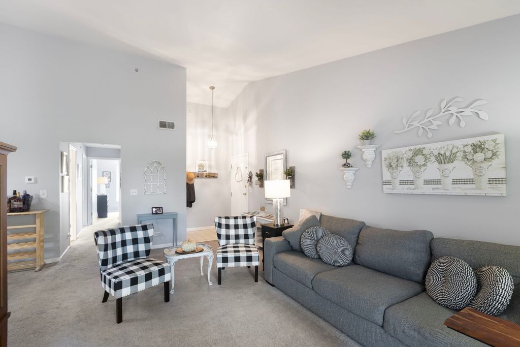 1412 W Crane Street 14114, Arlington Heights, IL 60004 — photo 5