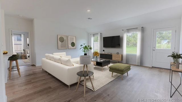 7204 S Lions Avenue, Broken Arrow, OK 74011