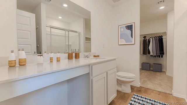 7204 S Lions Avenue, Broken Arrow, OK 74011