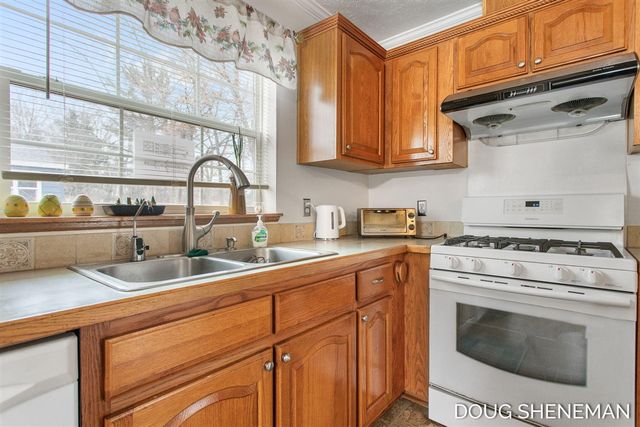 128 129th Avenue, Holland, MI 49424