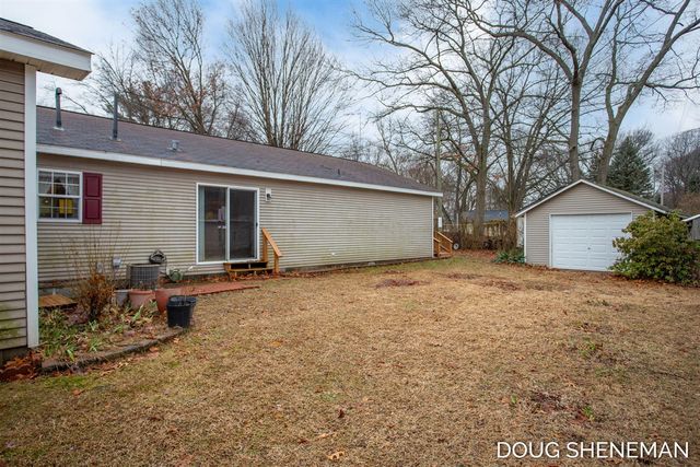 128 129th Avenue, Holland, MI 49424