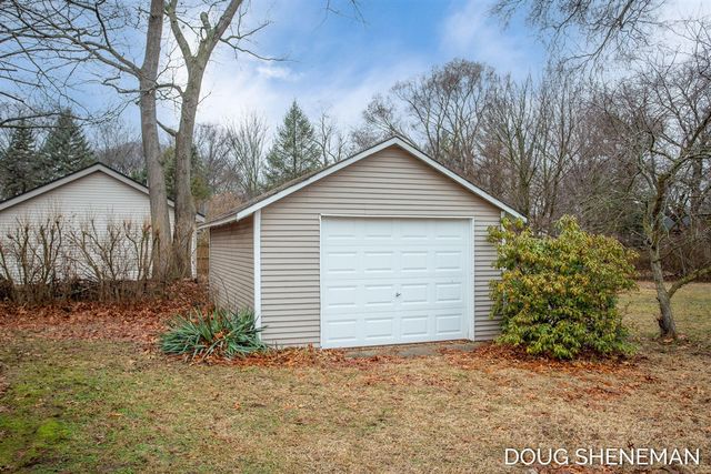 128 129th Avenue, Holland, MI 49424