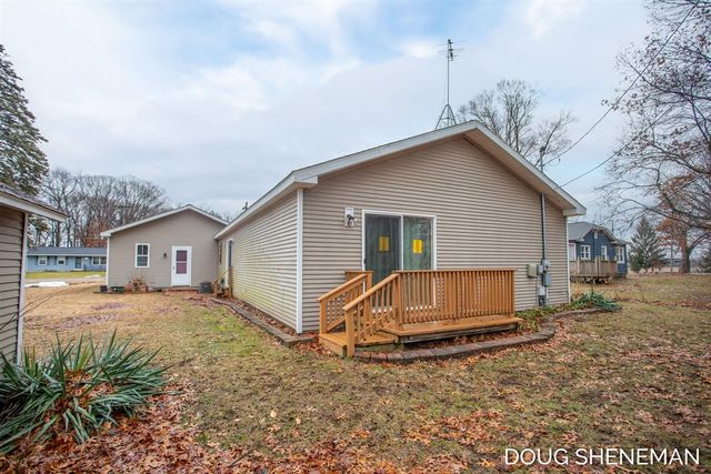 128 129th Avenue, Holland, MI 49424