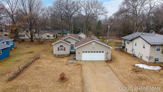 128 129th Avenue, Holland, MI 49424