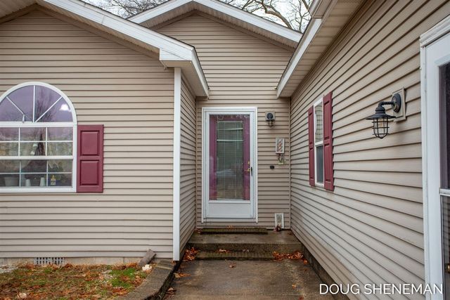 128 129th Avenue, Holland, MI 49424