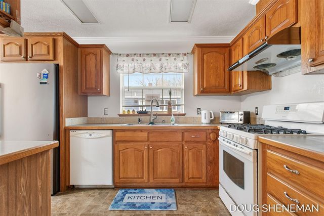 128 129th Avenue, Holland, MI 49424