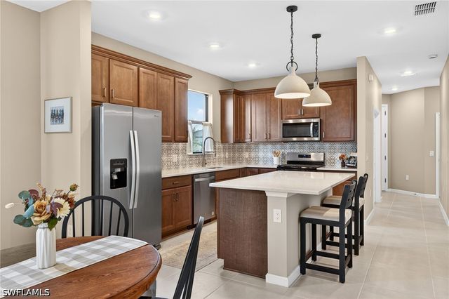 20548 Pebble Glen DR, Estero, FL 33928