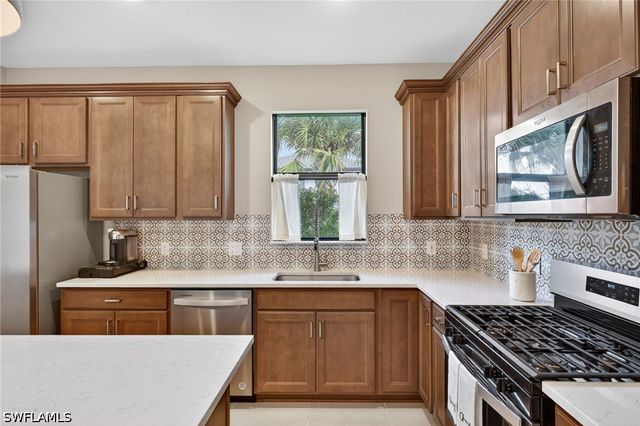 20548 Pebble Glen DR, Estero, FL 33928