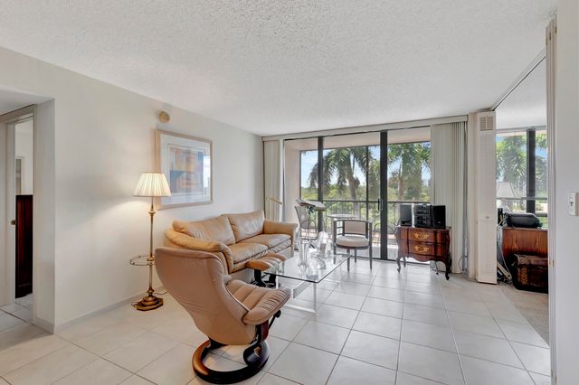 7738 Lakeside Boulevard 353, Boca Raton, FL 33434