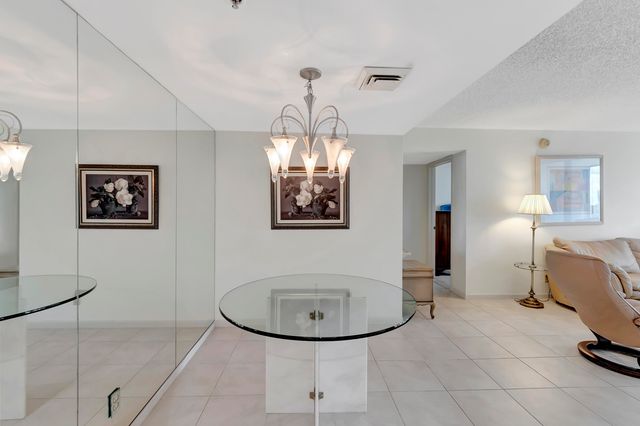 7738 Lakeside Boulevard 353, Boca Raton, FL 33434