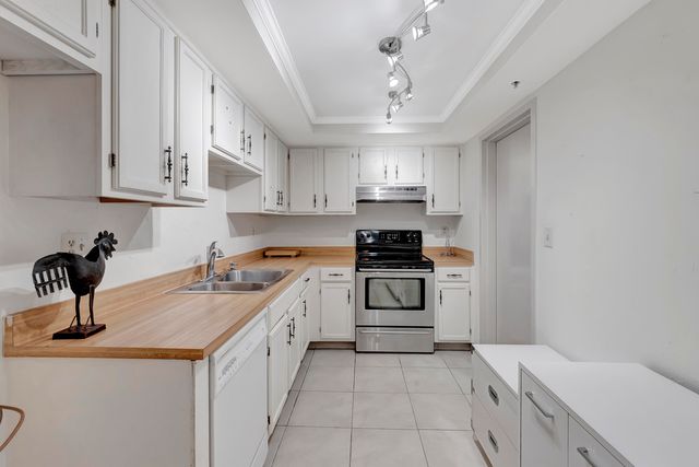 7738 Lakeside Boulevard 353, Boca Raton, FL 33434