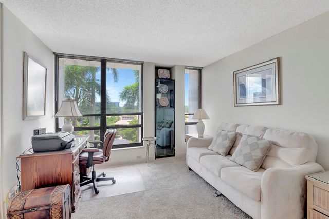 7738 Lakeside Boulevard 353, Boca Raton, FL 33434